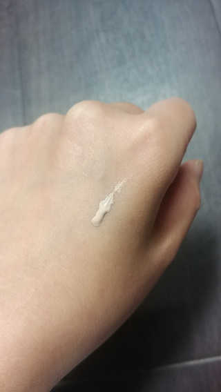 쥴라이Jullai 슈퍼 12 바운스 선 플루이드 SPF50+ PA++++ — 5점을 준 리뷰어가 2019년 7월 올린 사용 사진
