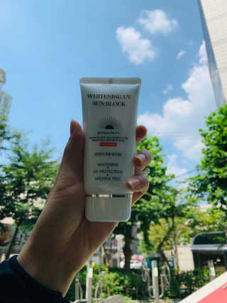 지고트 화이트닝 유브이 썬블럭 크림 70ml,1+1 — 5점을 준 리뷰어가 2019년 7월 올린 사용 사진