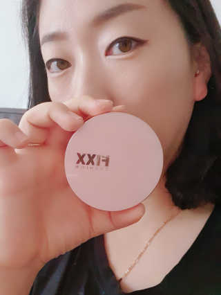 쏘내추럴 밀착 착붙 픽스쿠션 — 5점을 준 리뷰어가 2019년 8월 올린 사용 사진