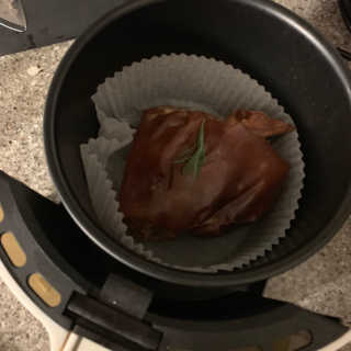 행복먹거리공작소 맥족. 맥주에 빠진 족발 550g + 마늘소스 70g — 5점을 준 리뷰어가 2020년 1월 올린 사용 사진