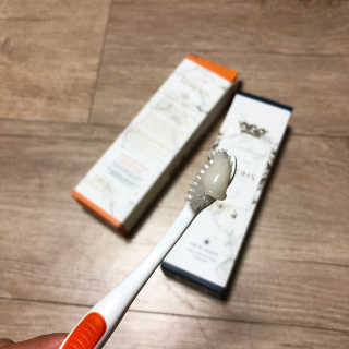 아라크리스 아라 크리스 프리미엄 내추럴 치약 — 5점을 준 리뷰어가 2018년 9월 올린 사용 사진