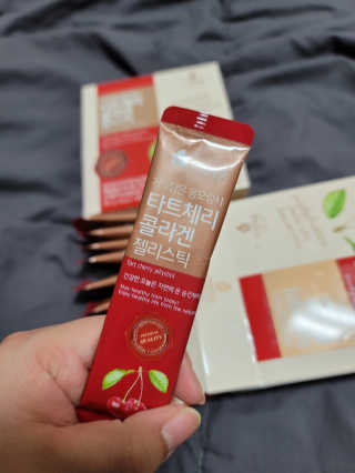 자연에온 가득담은 몽모랑시 타트체리 콜라겐 젤리스틱 — 4점을 준 리뷰어가 2020년 12월 올린 사용 사진