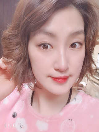 [룰루앤코] 블루톡 톤업 광채 크림 — 5점을 준 리뷰어가 2020년 4월 올린 사용 사진