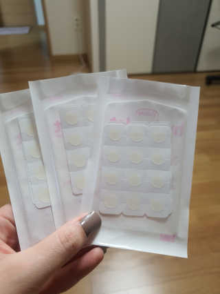 엘라밴드 하이드로 도트 스팟패치 12mm, 10mm — 5점을 준 리뷰어가 2020년 8월 올린 사용 사진
