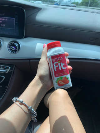 남양유업 [불가리스]마시는 발효유 Fit 딸기/플레인 — 5점을 준 리뷰어가 2020년 7월 올린 사용 사진