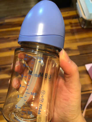 유비맘 PPSU 젖병 노꼭지_200ml_컬러 랜덤 발송 — 5점을 준 리뷰어가 2020년 4월 올린 사용 사진