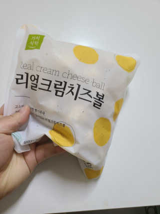 가치식탁 리얼치즈스틱, 리얼크림치즈볼 — 5점을 준 리뷰어가 2020년 10월 올린 사용 사진