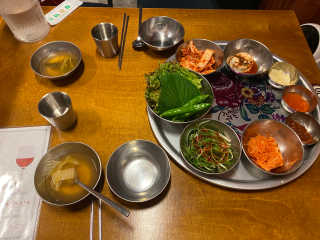 [동네맛집족발] 4개 족발 중 택1 — 5점을 준 리뷰어가 2020년 5월 올린 사용 사진