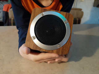 SEVIZ MINI10W 레트로 블루투스 스피커 — 5점을 준 리뷰어가 2020년 10월 올린 사용 사진