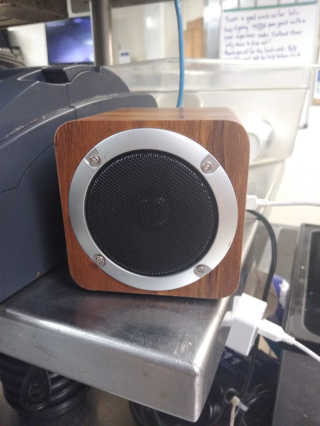SEVIZ MINI10W 레트로 블루투스 스피커 — 5점을 준 리뷰어가 2020년 8월 올린 사용 사진