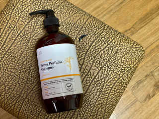 달리프 베러 퍼퓸 샴푸 1000ml 레이니데이 or 일랑로즈 — 5점을 준 리뷰어가 2020년 11월 올린 사용 사진