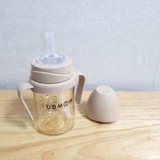 유비맘 샘방지 PPSU 빨대컵_컬러 랜덤 발송 — 5점을 준 리뷰어가 2020년 10월 올린 사용 사진