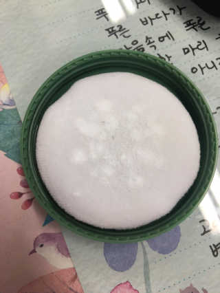 본다움 빠이빠이 세범 파우더 — 5점을 준 리뷰어가 2020년 8월 올린 사용 사진
