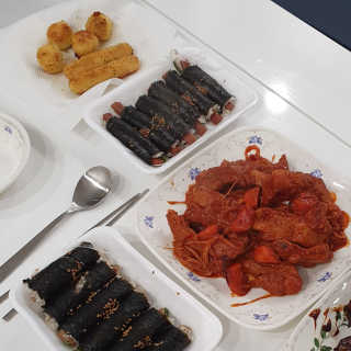 가치식탁 리얼치즈스틱, 리얼크림치즈볼 — 5점을 준 리뷰어가 2020년 8월 올린 사용 사진