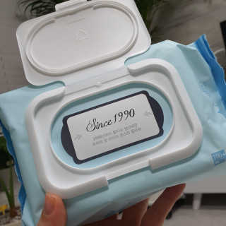 아이수 블루니 몬스터 아기 물티슈 — 5점을 준 리뷰어가 2020년 10월 올린 사용 사진