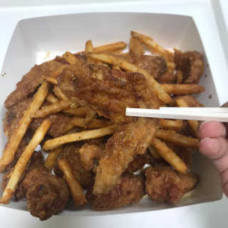네네치킨 소이크런치윙봉 — 3.5점을 준 리뷰어가 2020년 4월 올린 사용 사진