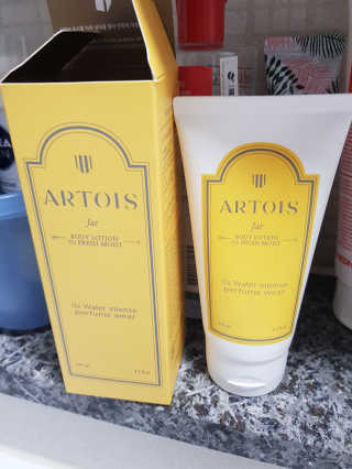 아르투아 ARTOIS 꽃밭에 누운듯 은은한 꽃향기, 아르투아 자르 바디로션 — 2점을 준 리뷰어가 2020년 7월 올린 사용 사진