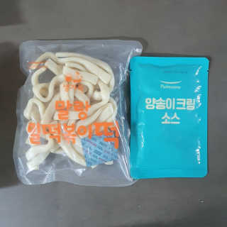 [풀무원] 달콤고추장크림, 양송이버섯크림 누들떡볶이 — 5점을 준 리뷰어가 2020년 5월 올린 사용 사진