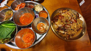 [동네맛집족발] 4개 족발 중 택1 — 5점을 준 리뷰어가 2020년 5월 올린 사용 사진