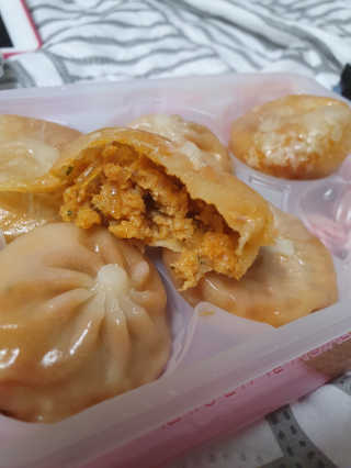 삼양냉동 [삼양] 불닭샤오롱바오+까르보불닭샤오롱바오 2세트구성 — 4점을 준 리뷰어가 2020년 11월 올린 사용 사진