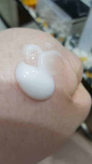 뷰니오 더마플러스 카밍 에멀전200ml — 5점을 준 리뷰어가 2020년 11월 올린 사용 사진