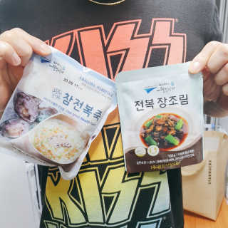 바다는다웰빙이다 완도사랑 전복죽 250g - 2팩 + 전복장조림 2팩 — 5점을 준 리뷰어가 2020년 8월 올린 사용 사진