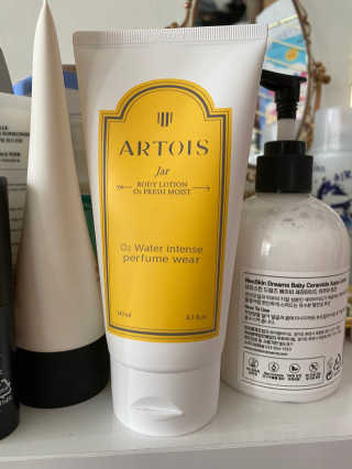 아르투아 ARTOIS 꽃밭에 누운듯 은은한 꽃향기, 아르투아 자르 바디로션 — 5점을 준 리뷰어가 2020년 7월 올린 사용 사진