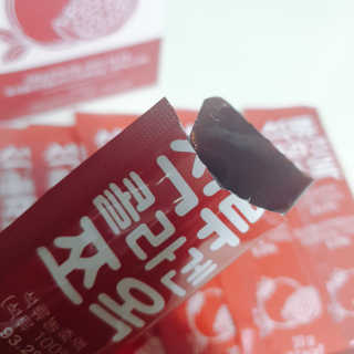 조은약초 석류콜라겐 석류즙 석류쪼옥 젤리 스틱 15포 x 20g — 5점을 준 리뷰어가 2020년 7월 올린 사용 사진