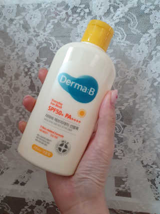 더마비 에브리데이 선블록 SPF50+PA++++ — 5점을 준 리뷰어가 2020년 4월 올린 사용 사진