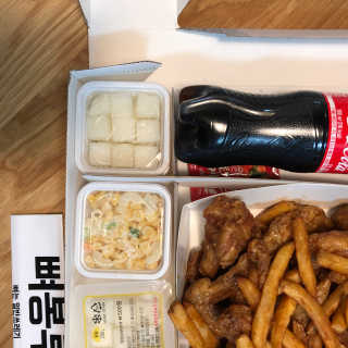 네네치킨 소이크런치윙봉 — 5점을 준 리뷰어가 2020년 4월 올린 사용 사진