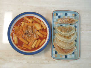 [심플리쿡]창화당떡볶이+모둠만두, 쫄면+굴림만두 SET — 5점을 준 리뷰어가 2020년 9월 올린 사용 사진
