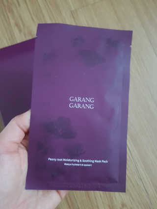 GARANG GARANG 피오니 룻 모이스처라이징 앤 수딩 마스크팩 — 5점을 준 리뷰어가 2020년 4월 올린 사용 사진