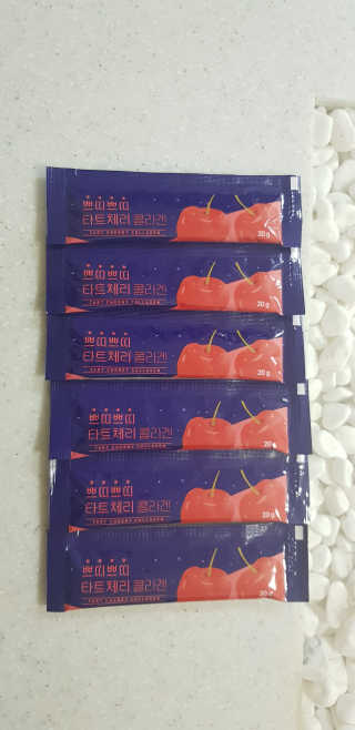 서울약사신협_쁘띠쁘띠타트체리콜라겐_20g x 14포 — 4점을 준 리뷰어가 2020년 11월 올린 사용 사진