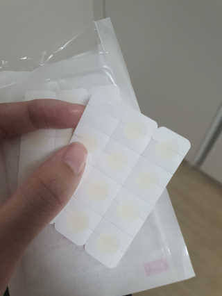 엘라밴드 하이드로 도트 스팟패치 12mm, 10mm — 4.5점을 준 리뷰어가 2020년 10월 올린 사용 사진