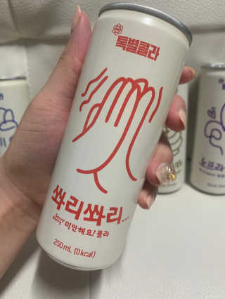 일화 No 슈가0Kcal 스테비아 톡별콜라 콤보팩 250mlX30 캔 — 5점을 준 리뷰어가 2020년 7월 올린 사용 사진