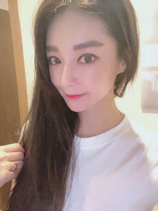 [블랙루즈] 크리스탈 하트 락 섀도우 4종 중 택1 — 4.5점을 준 리뷰어가 2020년 9월 올린 사용 사진