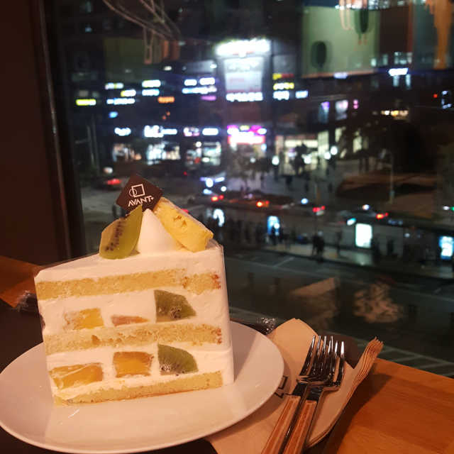 [아방갤러리앤카페] 커피메뉴 2잔 + 케이크 택 1 리뷰 사진