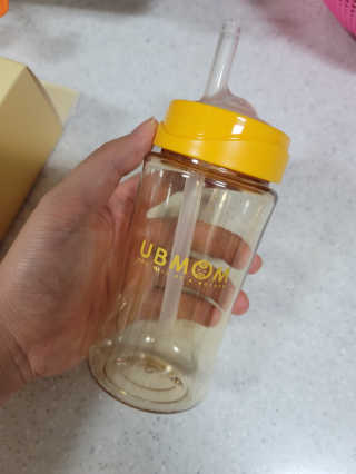 유비맘 PPSU 젖병 노꼭지_260ml_컬러 랜덤 발송 — 5점을 준 리뷰어가 2020년 9월 올린 사용 사진
