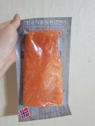 동원산업 항공직송 동원생연어_400g — 5점을 준 리뷰어가 2020년 4월 올린 사용 사진