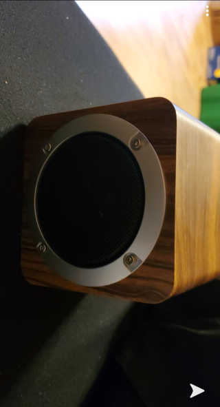 SEVIZ MINI10W 레트로 블루투스 스피커 — 5점을 준 리뷰어가 2020년 10월 올린 사용 사진