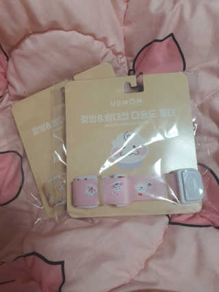 유비맘 젖병 빨대컵 다용도 홀더 1+1 _ 컬러 랜덤 발송 — 5점을 준 리뷰어가 2020년 9월 올린 사용 사진