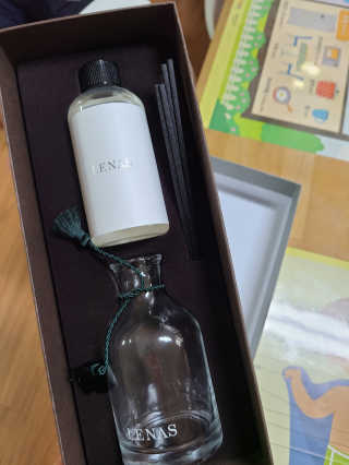 레나스 프리미엄 아로마 디퓨저 200ml  [1SET] — 5점을 준 리뷰어가 2020년 7월 올린 사용 사진