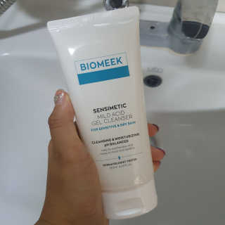 바이오믹 BIOMEEK SENSIMETIC MILD ACID CLEANSER — 5점을 준 리뷰어가 2020년 8월 올린 사용 사진