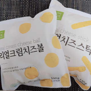 가치식탁 리얼치즈스틱, 리얼크림치즈볼 — 4.5점을 준 리뷰어가 2020년 11월 올린 사용 사진
