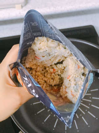 바다는다웰빙이다 전복해물볶음밥/전복김치볶음밥 250g-4봉지 — 4점을 준 리뷰어가 2020년 9월 올린 사용 사진
