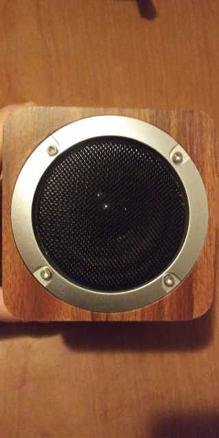 SEVIZ MINI10W 레트로 블루투스 스피커 — 5점을 준 리뷰어가 2020년 8월 올린 사용 사진