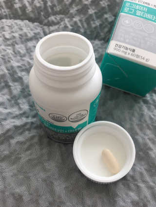 로그네이처 로그 멀티비타민+미네랄 — 5점을 준 리뷰어가 2020년 6월 올린 사용 사진