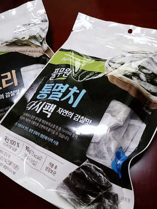 [풀무원] 자연의 감칠맛 통디포리, 통멸치 다시팩 세트 — 5점을 준 리뷰어가 2020년 5월 올린 사용 사진