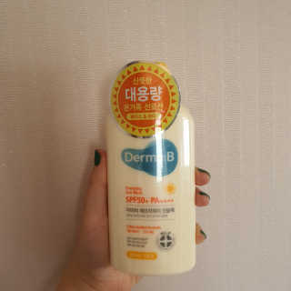 더마비 에브리데이 선블록 SPF50+PA++++ — 5점을 준 리뷰어가 2020년 4월 올린 사용 사진