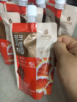 자연에온 핑크 자몽 착즙 100mL 10개입 2BOX — 5점을 준 리뷰어가 2020년 11월 올린 사용 사진